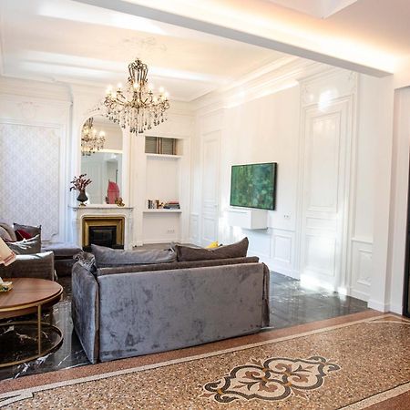 Chateau Grandclement Lyon Villeurbanne Niveau Rdc - Tresor Cache En Ville Avec Vue Piscine Et Parc Βιλερμπάν Εξωτερικό φωτογραφία