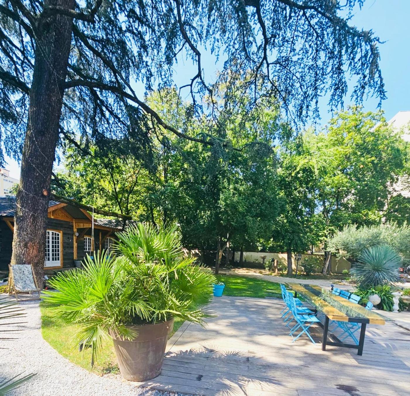 Chateau Grandclement Lyon Villeurbanne Niveau Rdc - Tresor Cache En Ville Avec Vue Piscine Et Parc Βιλερμπάν Εξωτερικό φωτογραφία