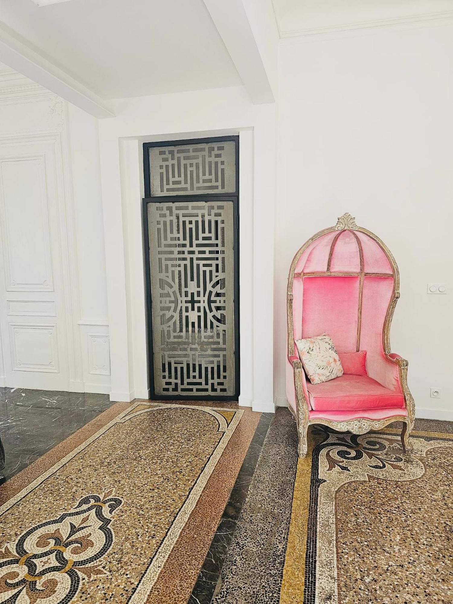 Chateau Grandclement Lyon Villeurbanne Niveau Rdc - Tresor Cache En Ville Avec Vue Piscine Et Parc Βιλερμπάν Εξωτερικό φωτογραφία