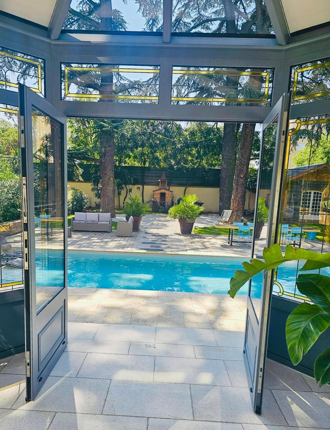 Chateau Grandclement Lyon Villeurbanne Niveau Rdc - Tresor Cache En Ville Avec Vue Piscine Et Parc Βιλερμπάν Εξωτερικό φωτογραφία