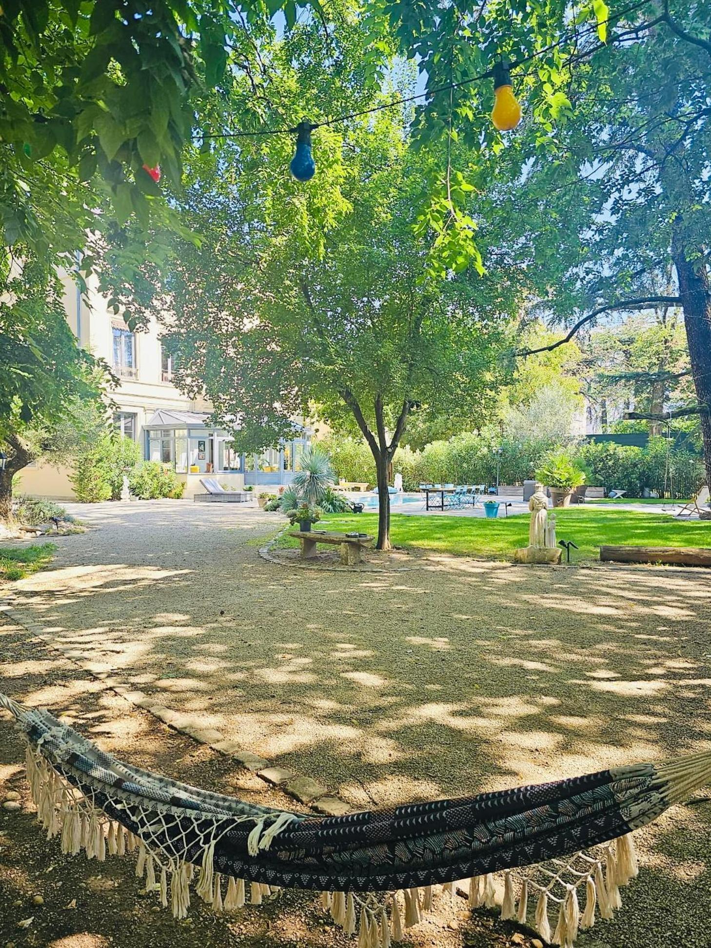 Chateau Grandclement Lyon Villeurbanne Niveau Rdc - Tresor Cache En Ville Avec Vue Piscine Et Parc Βιλερμπάν Εξωτερικό φωτογραφία