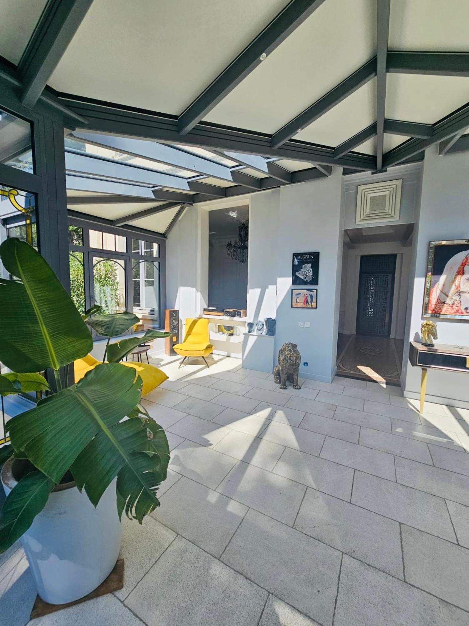Chateau Grandclement Lyon Villeurbanne Niveau Rdc - Tresor Cache En Ville Avec Vue Piscine Et Parc Βιλερμπάν Εξωτερικό φωτογραφία